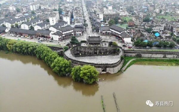 名山什么水成语_秋名山车神图片(2)