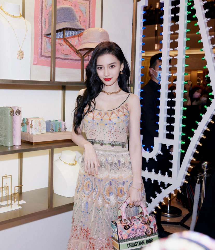 angelababy超美,angelababy美图 angelababy不愧是迪奥的"亲闺女"!穿刺绣高定礼服配红唇,超美