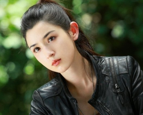 新版《盗墓笔记》开播,一口气看完10集"铁三角"互动太上头了