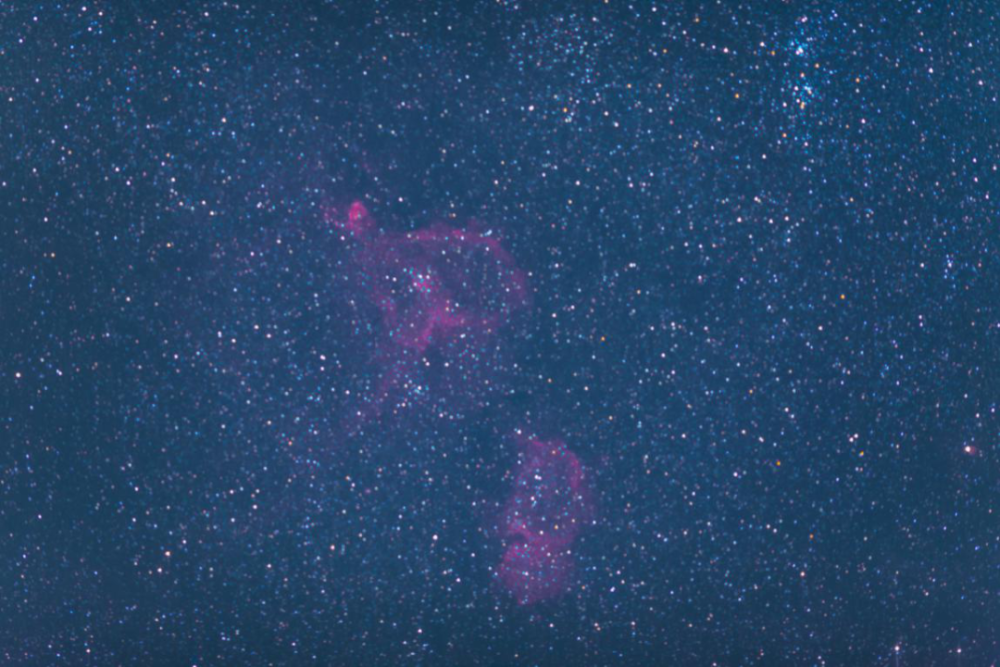 (200mm焦段下的天蝎座星云,俗称调色盘)