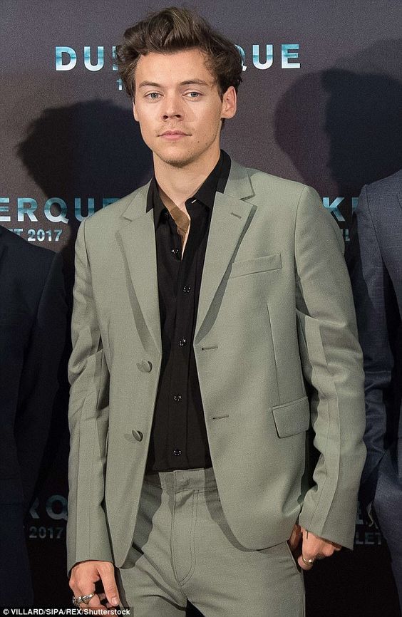 哈里·斯泰尔斯,世界上着装最考究的男人之一,绝非浪得虚名