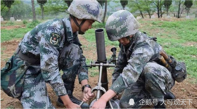 中国陆军合成营山地步兵连直属火力排的远程支援火力60小钢炮太爱了