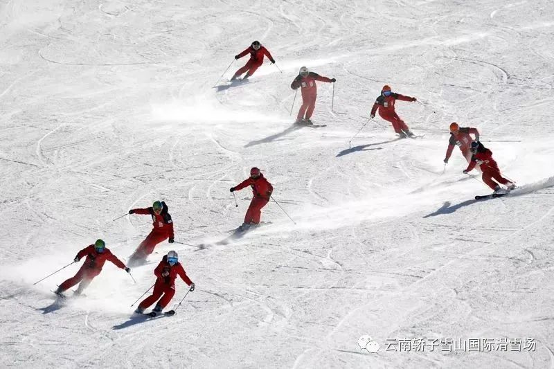 轿子雪山国际滑雪场 我们一起去滑雪场撒欢儿吧