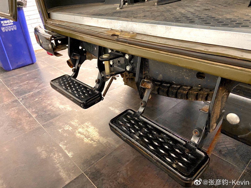 俄罗斯风味越野小面包瓦滋旅行者