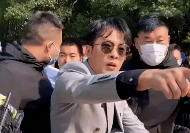 嘎什么造成语_男生嘎子长什么样子(2)