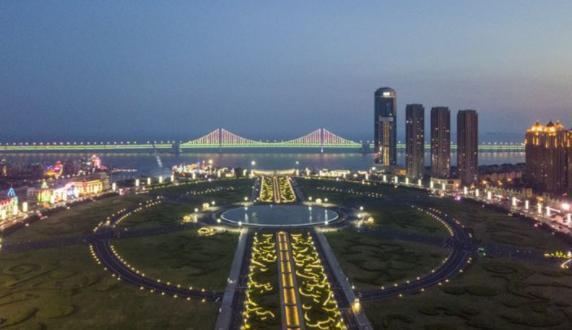 大连gdp每年_大连每年气温(2)