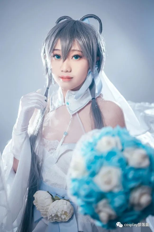 cos:花嫁洛天依,交换无名指金色的契约