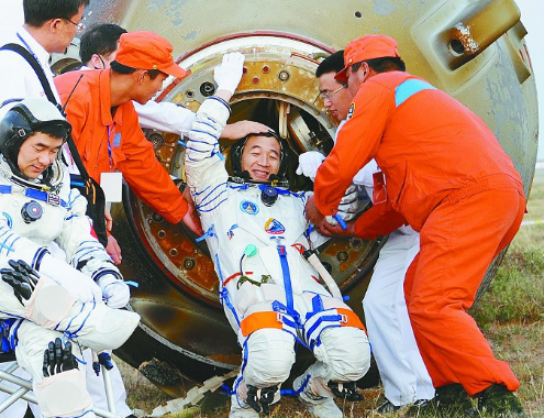 中国航天"钉子户"景海鹏:三次飞天进入太空,其贡献不输杨利伟