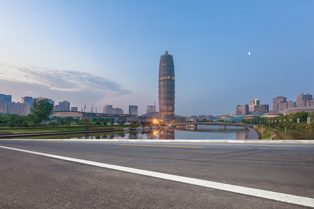 武汉市经济总量占湖北的比例_湖北武汉市图片(3)