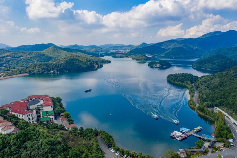 镇海九龙湖风景区. 据了解,宁波众多景区积极策划打造相关主题活动.