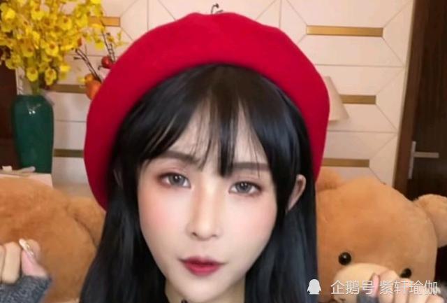 辛巴徒弟猫妹妹竟然抽烟,乖巧可爱的镜头背后,是她的双面人生