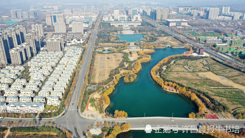 航拍河南许昌建安区北海公园城水相依风景迷人