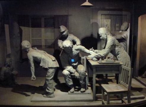 731部队细菌战实录竟给中国人灌霍乱牛奶往血液里注射鼠疫病毒
