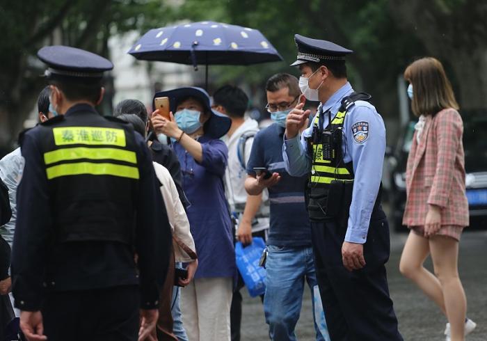 新疆招聘警察_公告 月薪五千 新疆这里招聘警察(2)