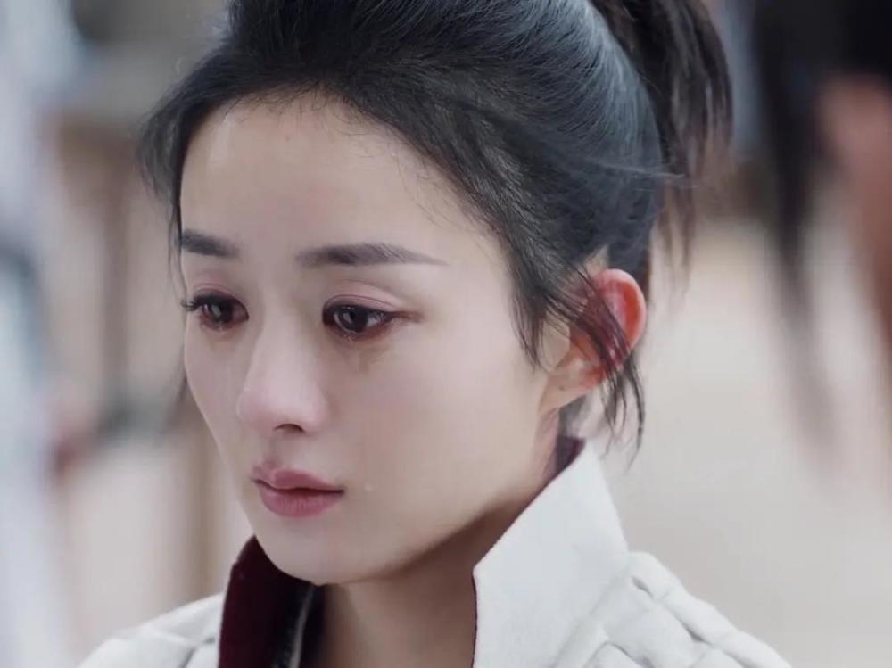 赵丽颖终于放弃平眉颜值提升了一大截但和车晓演母女太违和了