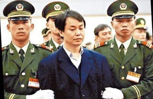 世纪悍匪张子强伏法后,妻子罗艳芳携巨款隐居泰国,现在过得怎样