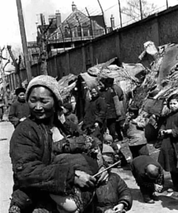1949年中国罕见老照片:图2很凄凉,图4让人心酸,图6非常兴奋_腾讯新闻