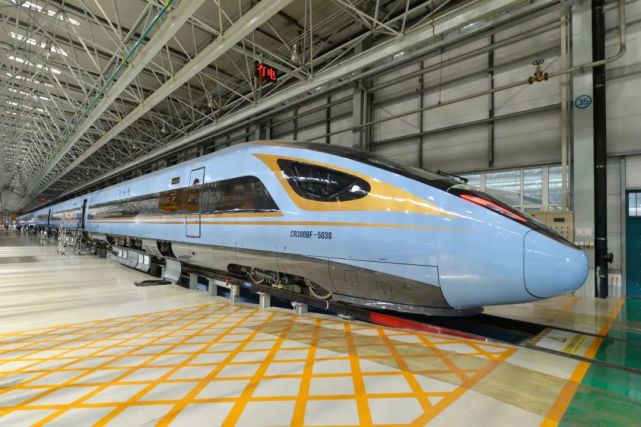 的cr300bf型"复兴号"动车组"蓝暖男"服务十四运的各条高铁客专线路