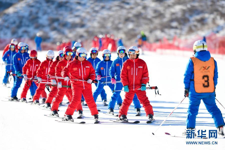 内蒙古乌兰察布:激情冰雪 快乐运动