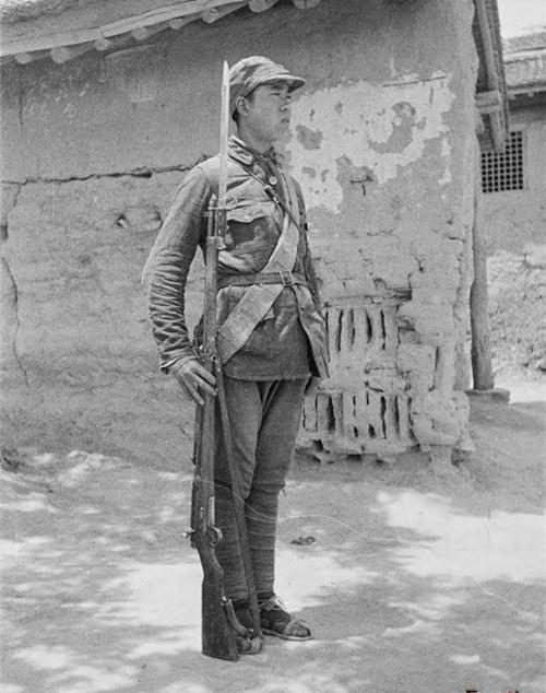 珍贵老照片:1937年-1945年,保卫延安安全的八路军战士