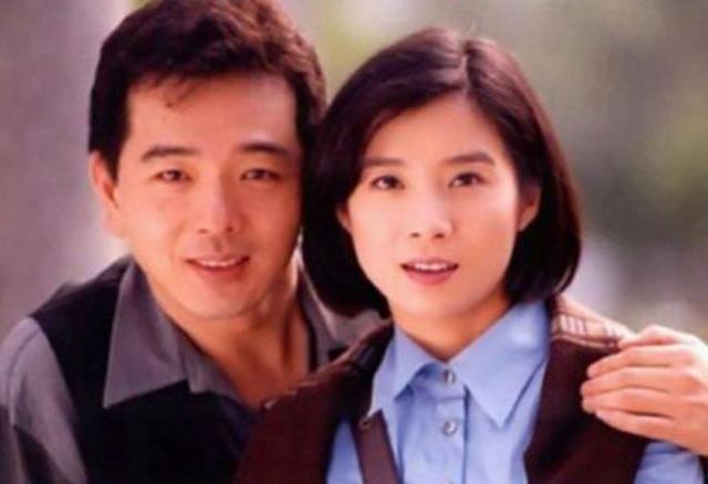 张晨光"隐藏"了20年的妻子曝光,当年为了娶她,他连送4