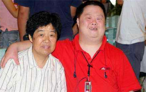 还记得"天才指挥家"舟舟吗?曾与刘德华同台表演,现状令人唏嘘