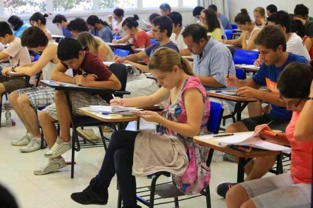 人口受教育_中国教育人口图片(3)