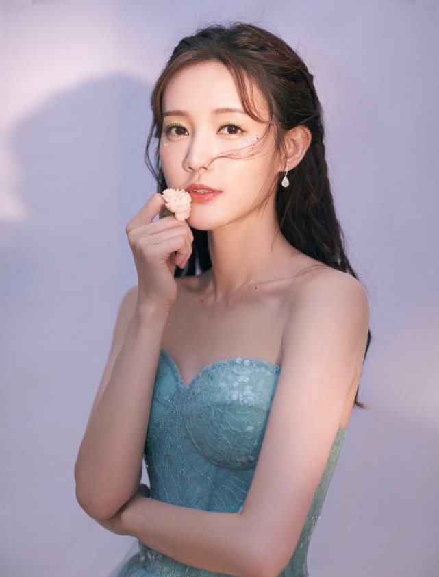 明星壁纸李一桐