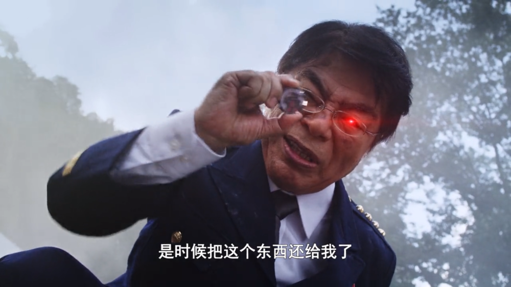 赛雷布洛附身到洋子身上以后,利用贝利亚勋章强化了机械赛罗,让其拥有