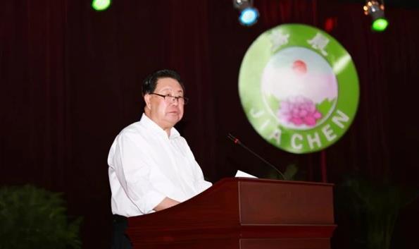 嘉晨集团老总_中旦集团老总照片