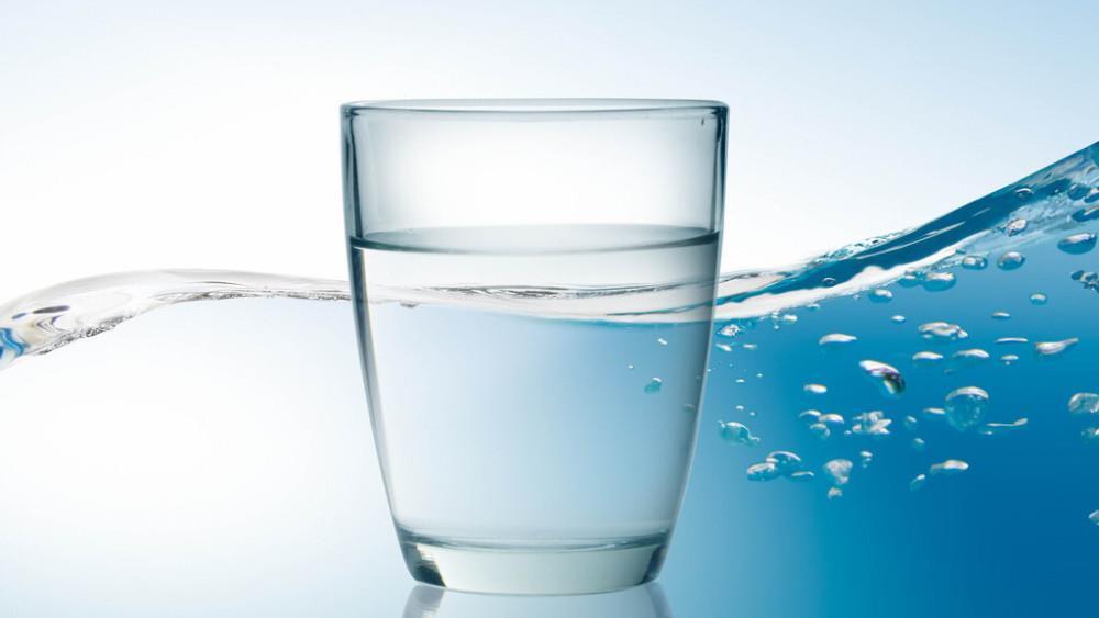 一杯水glass of water 选择b