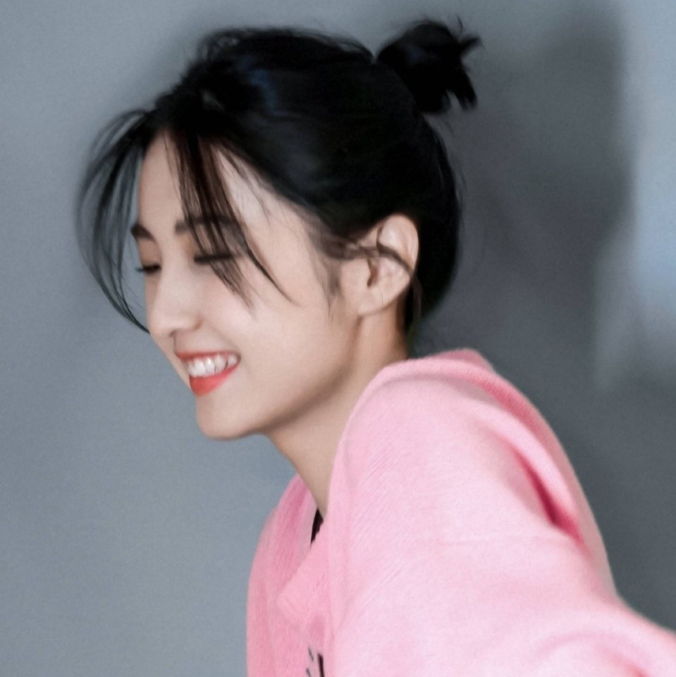 张子枫头像是宝藏女孩本身呀