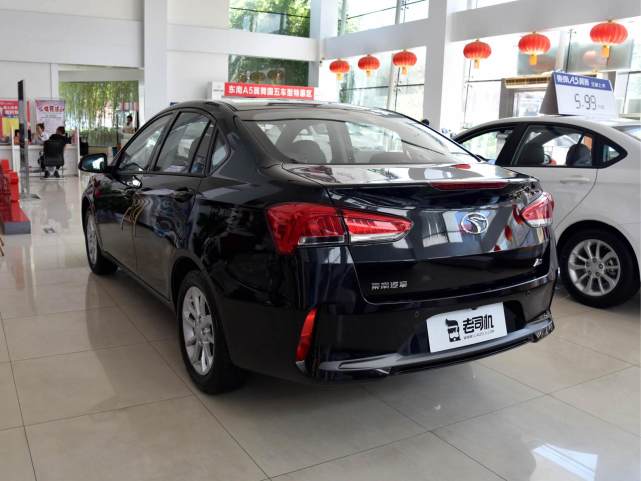 实拍东南a5翼舞,cvt 前后独悬,顶配7.89万!