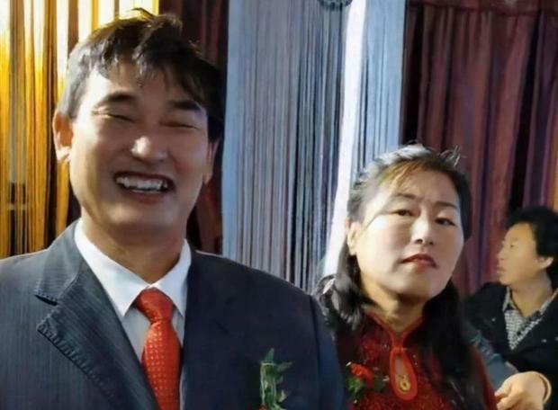 大衣哥儿媳妇被曝怀孕,陈亚男肚子微微隆起,邻居直指好像在孕期