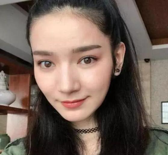 杨幂旗下的八朵小花一个比一个长得美其实还有五位男星也很有型