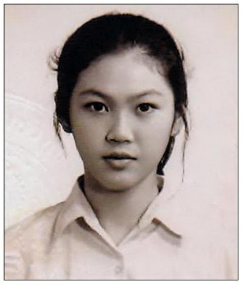 英拉有多美?看她少女时的照片就知道,老师这样评价她