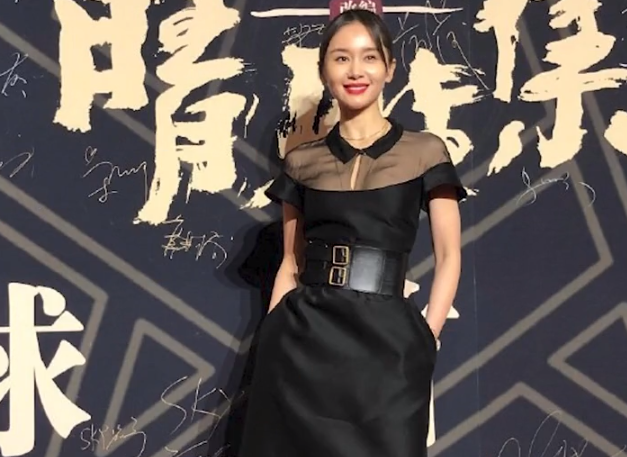 王子文官方身高162,当她和郭敬明同框时,身高差一目了然