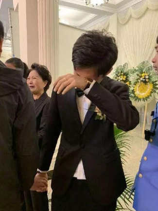 殡仪馆中的婚礼他们彼此相爱却天人永隔网友感动到泪奔