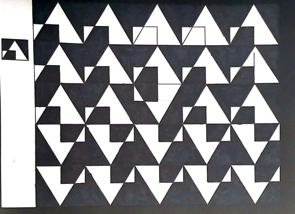 作品展示 主题:重复构成创作(无主题) 纸张尺寸:a4黑卡,16开白卡 邹