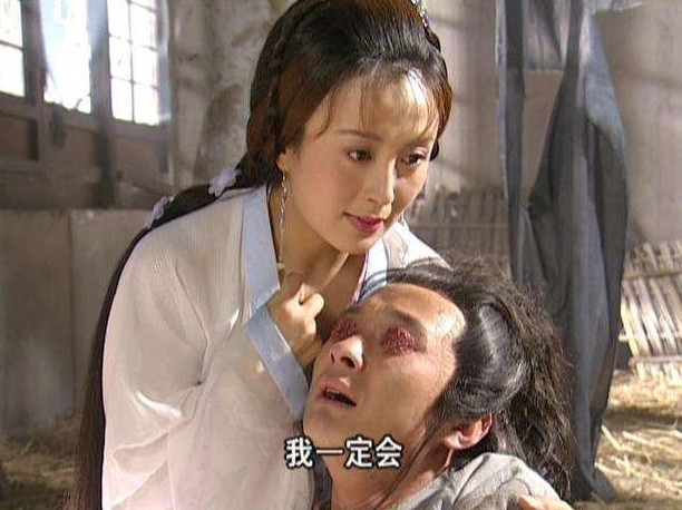 杨童舒曾于《至尊红颜》中饰演"盈盈"一角,应该是很多网友的童年噩梦.