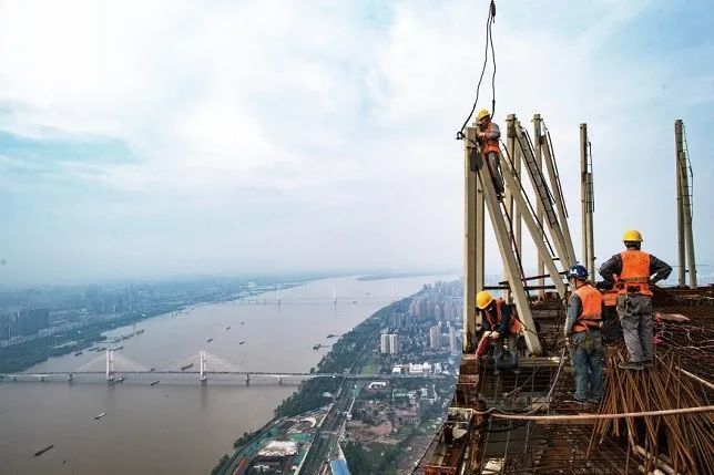 东中西地区2020年GDP_2020年中国gdp(2)