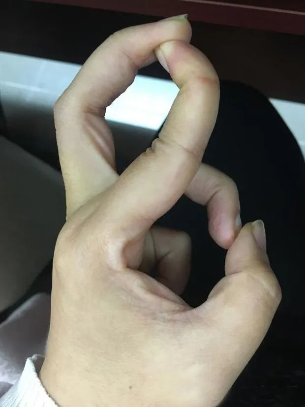 这些非人类奇葩手势你能做出几个