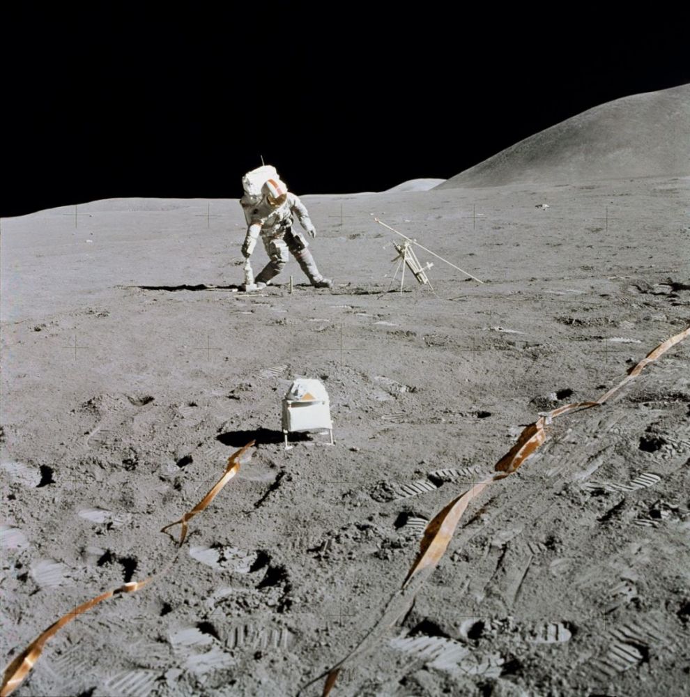 嫦娥五号回归 带回月球"土"特产 祖国科技再创辉煌!