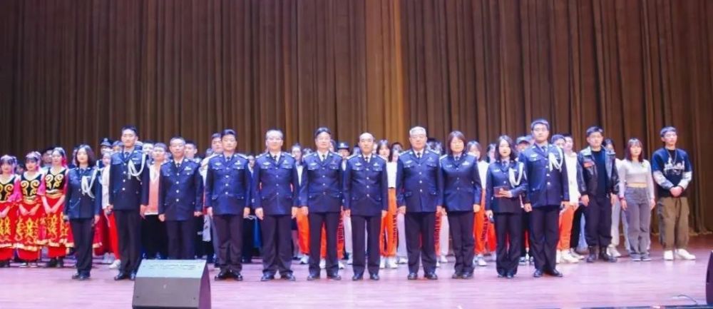 山西警察学院举行情聚藏蓝践行使命文艺汇演
