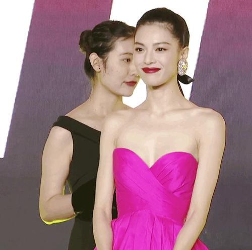 倪妮钟楚曦凭什么艳压群芳,成为红毯二霸,全靠一口精气神吊着