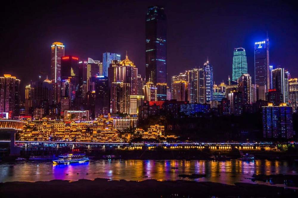 重庆跟广州的经济总量_广州经济发达的图片(2)