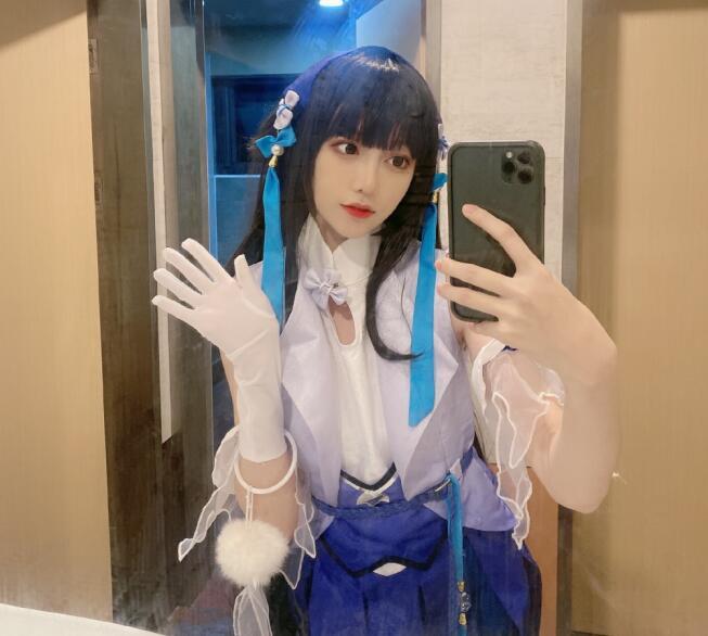呆妹儿蔡萝莉之后,咬米也挑战cos麻衣学姐,短发造型成