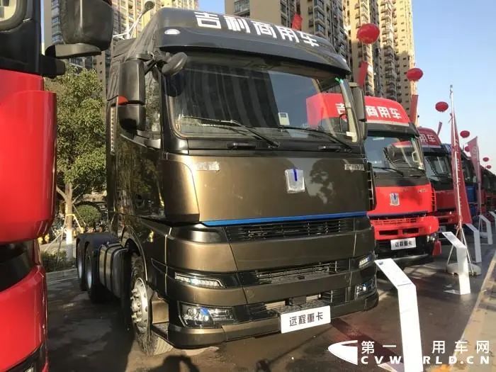 吉利远程6×4甲醇牵引车