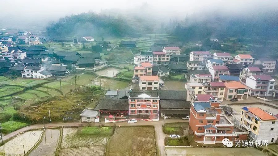 龙寨座落在湖南省,怀化市,新晃县,扶罗镇新寨村.