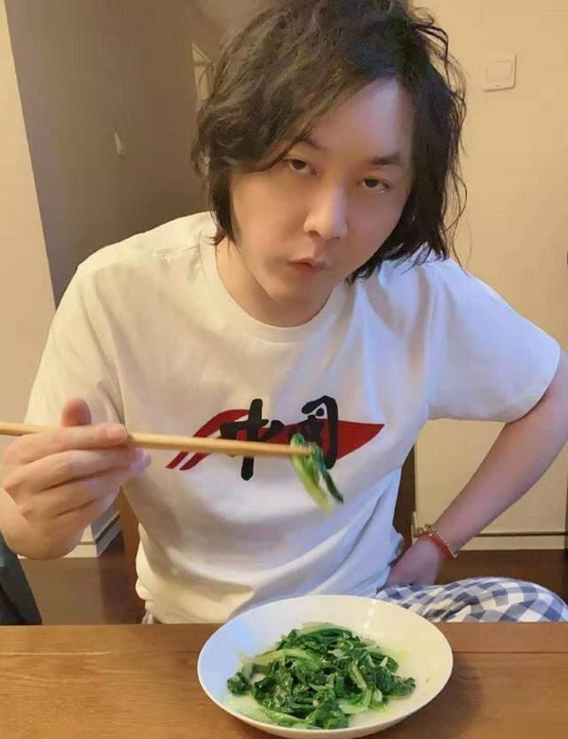 张大仙妹妹照片被爆出?大仙却不管不顾,继续参加kpl解说
